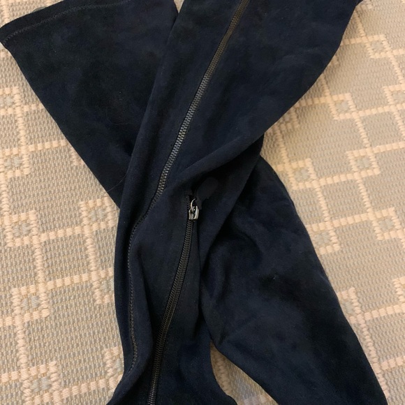 Zara suede navy knee high boots with circle zipper detail - Picture 3 of 4